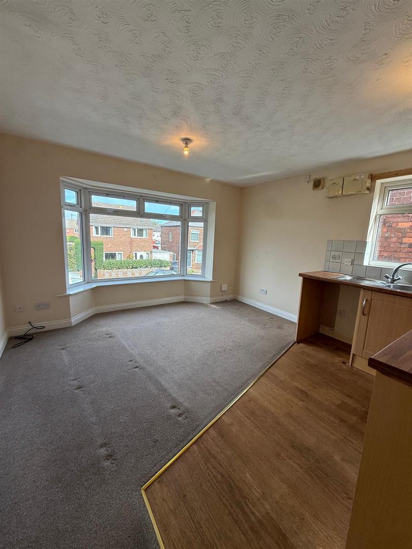 Northfield Avenue, Hessle photo 3
